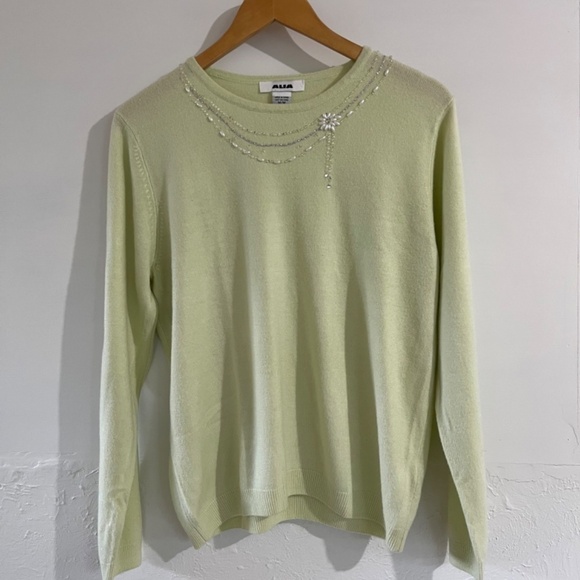 Alia Vintage pale green sweater pearl detail beads crew neck long sleeve Medium - Picture 14 of 15
